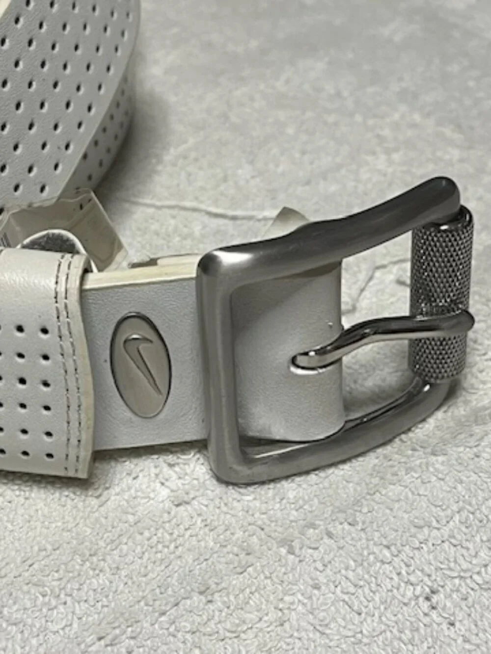 White NikeGolf Leather Perforated Golf Belt Metal Buckle Logo Ultralight Size:SP